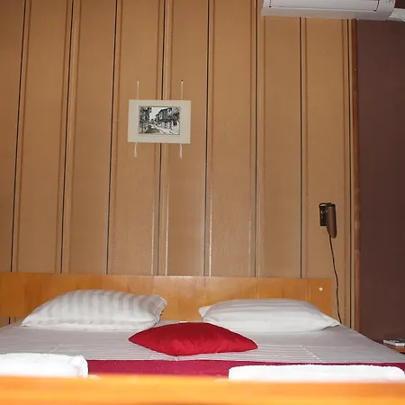 Yankov's House 2* Sozopol