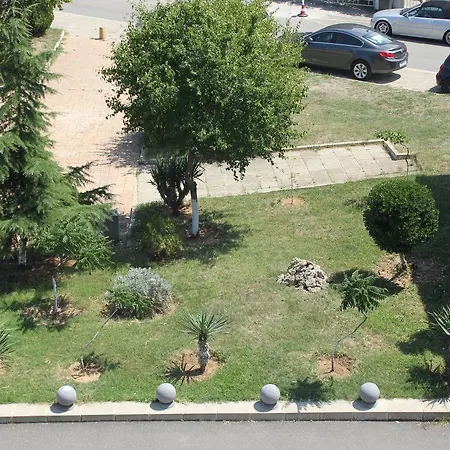 Pensión Yankov's House 2*